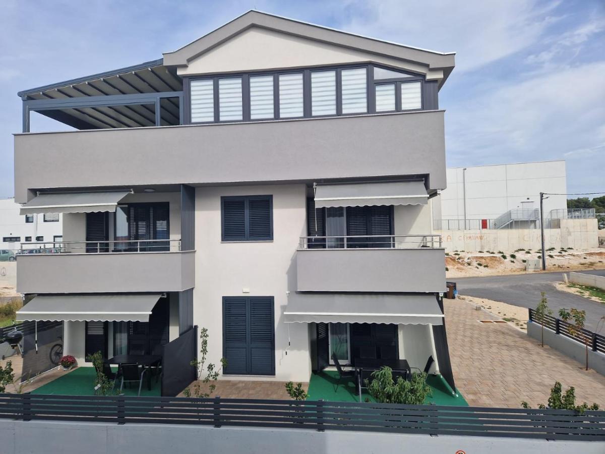 Villa Toni Биоград на Мору Екстериор снимка