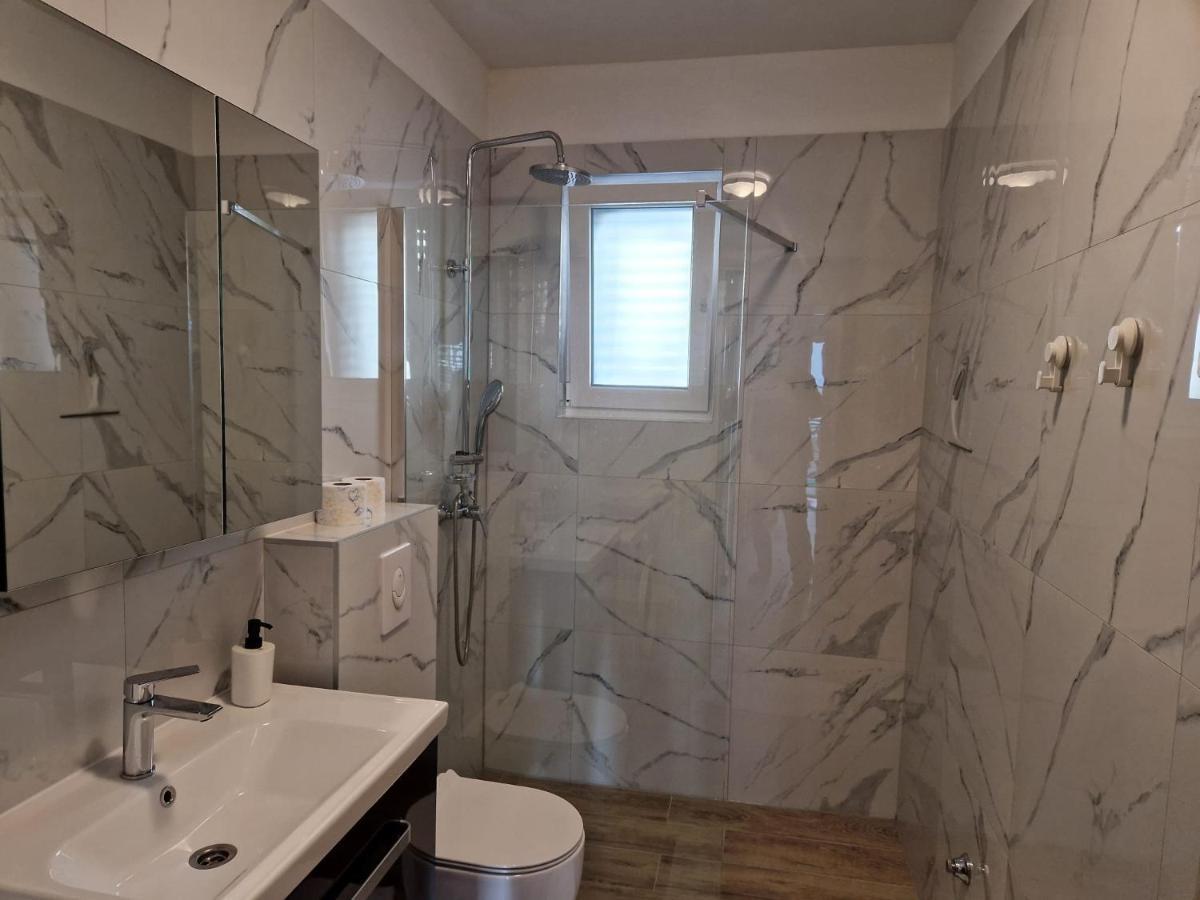 Villa Toni Биоград на Мору Екстериор снимка